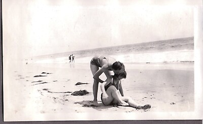 #ad VINTAGE PHOTOGRAPH WOMENS GIRLS BEACH SWIM FASHION LAGUNA BEACH CALIFORNIA PHOTO