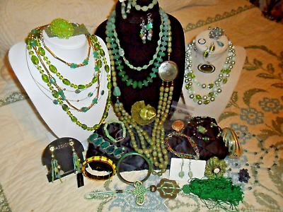 #ad LOT VTG GREEN JADE FAUX PEARL. MATCHING SETS JEWELRY RHINESTONE sm SIGNED #045