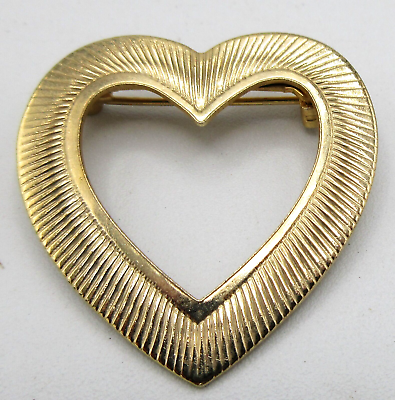#ad VTG Open Work TEXTURED gold tone METAL HEART BROOCH PIN COSTUME JEWELRY