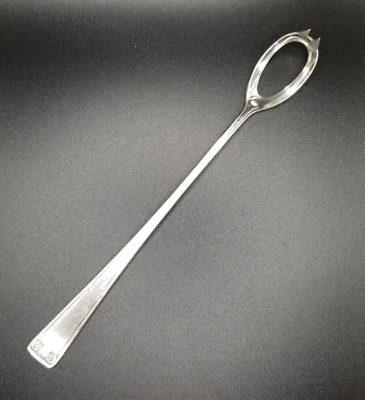 #ad VICTORY PATTERN OLIVE SPOON Associated Silver Yourex Silverplate Pierced