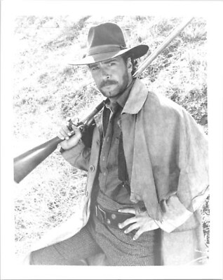 Lee Horsley 1988 original 8x10 photo rifle over shoulder Paradise TV western $20.00