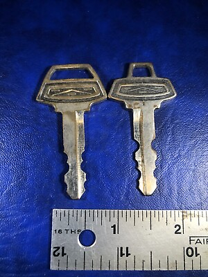 #ad Lot of 2 Vintage Ford Keys