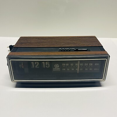 #ad Vintage 1984 General Electric Flip Clock Radio Alarm Clock 7 4305D Working