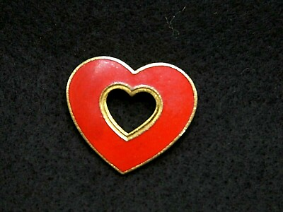 #ad Dakin Red Heart Shaped Brooch Pin Gold Tone Trim Vintage 1988 Valentine