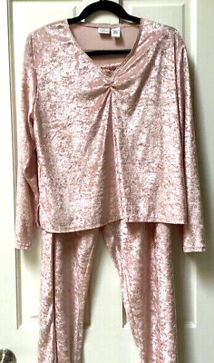 #ad Pink textured lounging pajamas size large  