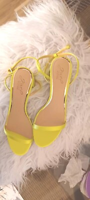 #ad Jewel Badgley Mischka Greenes Yellow Shoes