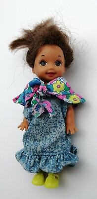 #ad Mattel chine 1994 Poupée Mannequin Fille H 11 CM shelly robe jean