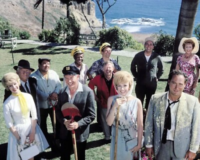 #ad It#x27;S A Mad Mad Mad Mad World Rare Cast Pose On Cliff Top 1963 8x10 PHOTO PRINT