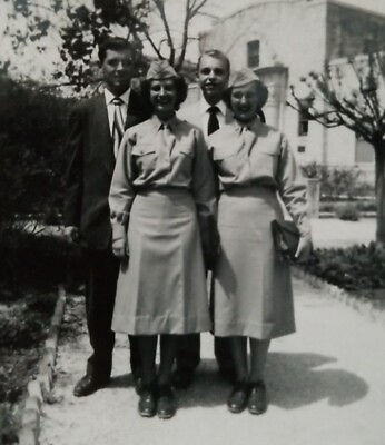 #ad Korean War Uniformed USAF Females With Men In Suits Outside Alamo 1951 PHOTO