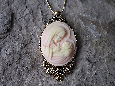 #ad VIRGIN MARY amp; BABY JESUS CAMEO ANTIQUED GOLD TONE NECKLACE RELIGIOUS XMAS2