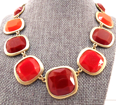#ad Vtg Natasha Couture Dark Pink Red Acrylic Stone Gold Tone Metal Bib Necklace