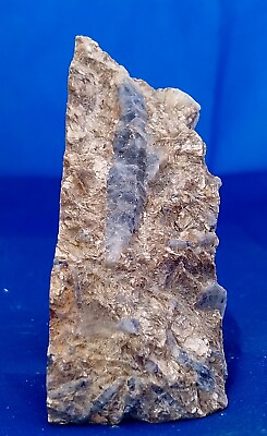 #ad 226g Blue Corundum Sapphire crystal cluster in Phlogopite size 67*80*35mm