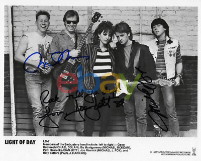 #ad JOAN JETT amp; MICHAEL J FOX 8x10 SIGNED PHOTO AUTHENTIC AUTOGRAPH LIGHT OF DAY REP