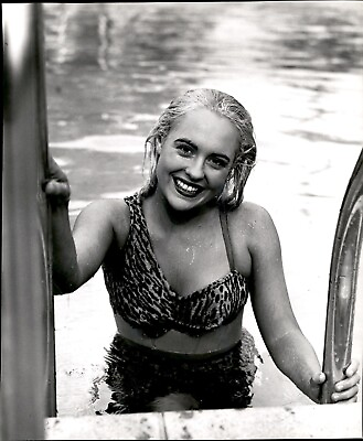 #ad LG982 1949 Orig Christie Photo ANITA LHOEST Swim Champ amp; Actress in Captive Girl