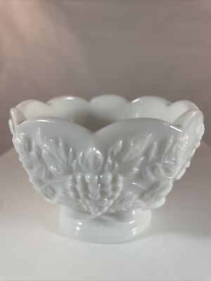 #ad Vintage Westmoreland Milk Glass Condiment Sugar Bowl Round Footed Grapes Vines