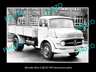 #ad OLD POSTCARD SIZE PHOTO OF 1961 MERCEDES BENZ LAK332 TRACK LAUNCH PRESS PHOTO