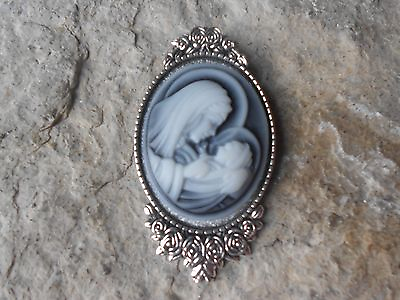 #ad VIRGIN MARY AND BABY JESUS CAMEO BROOCH PIN MOTHER MARY MOTHER BABY UNIQUE