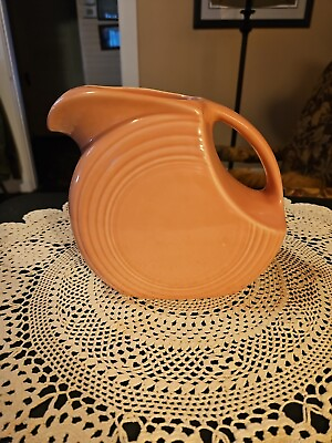 #ad Vintage Fiestaware RETIRED ROSE Water Disc Pitcher Fiesta HLC USA 67OZ MARKED